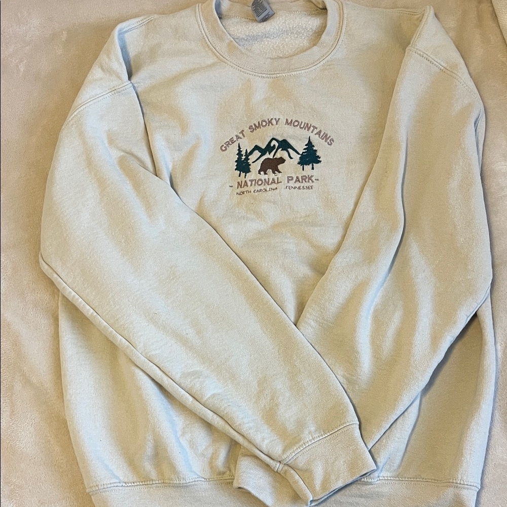 Cream Smoky Mountains Sweatshirt